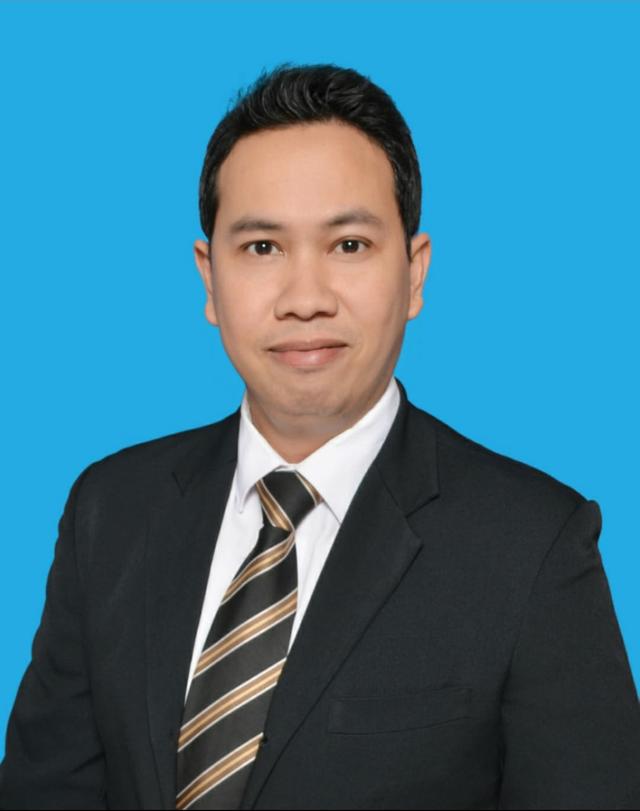 loan adviser Reza Faisal