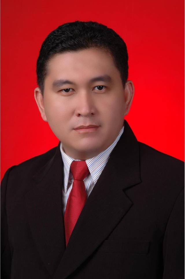 loan adviser Arif Nugroho