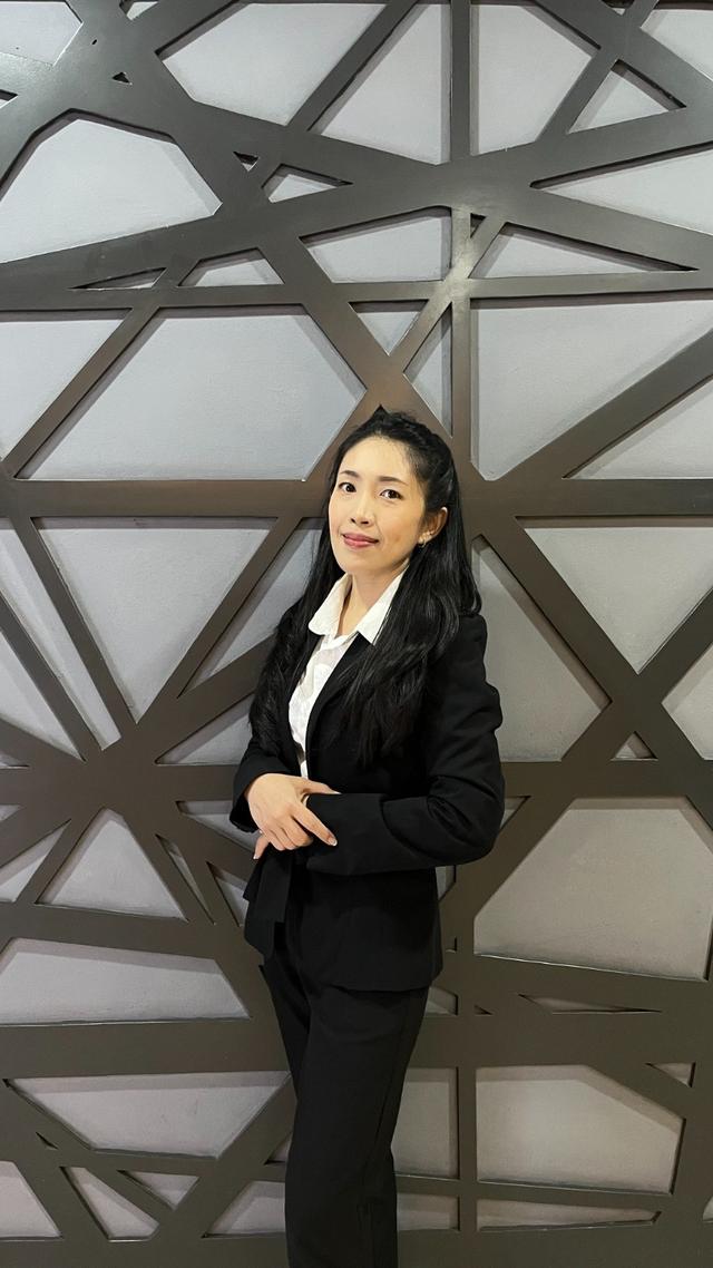 loan adviser Monica