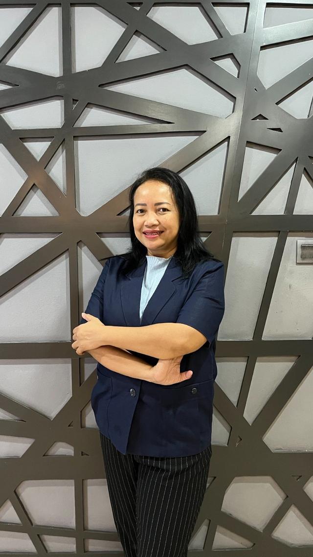 loan adviser Arini Widowati