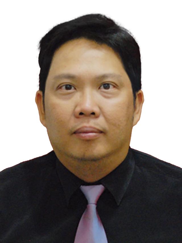 loan adviser Daniel Felix