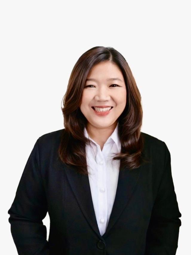 loan adviser Mega Susanti