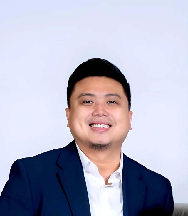 loan adviser Arie Hartanto Wibowo